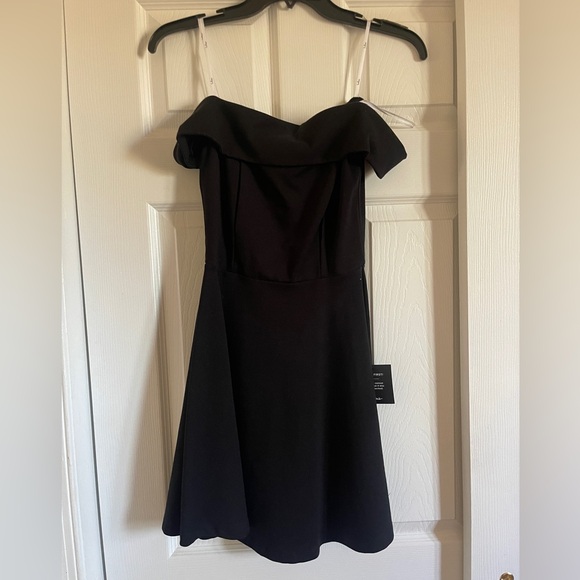 Black Off the Shoulder Skater Dress - Picture 5 of 12